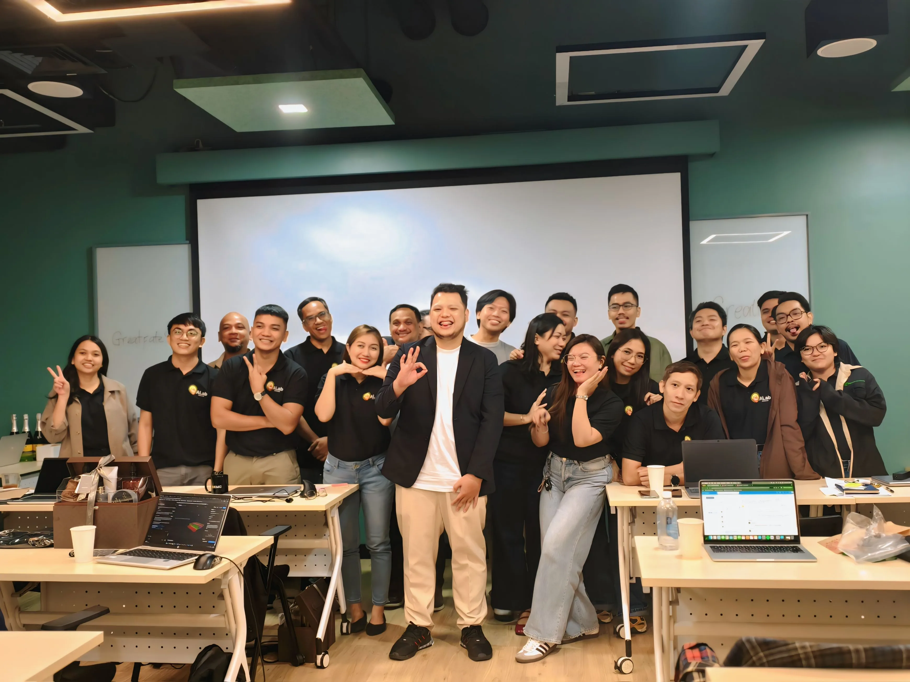 Live corporate training talk by Millennial Business Academy